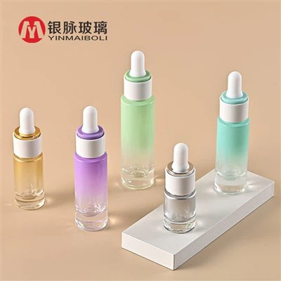 د سیرم بوتل د ډراپر سره